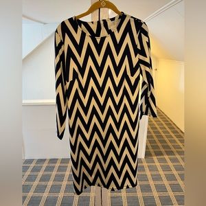 Julie Brown. Navy and white chevron dress. Size Large.
